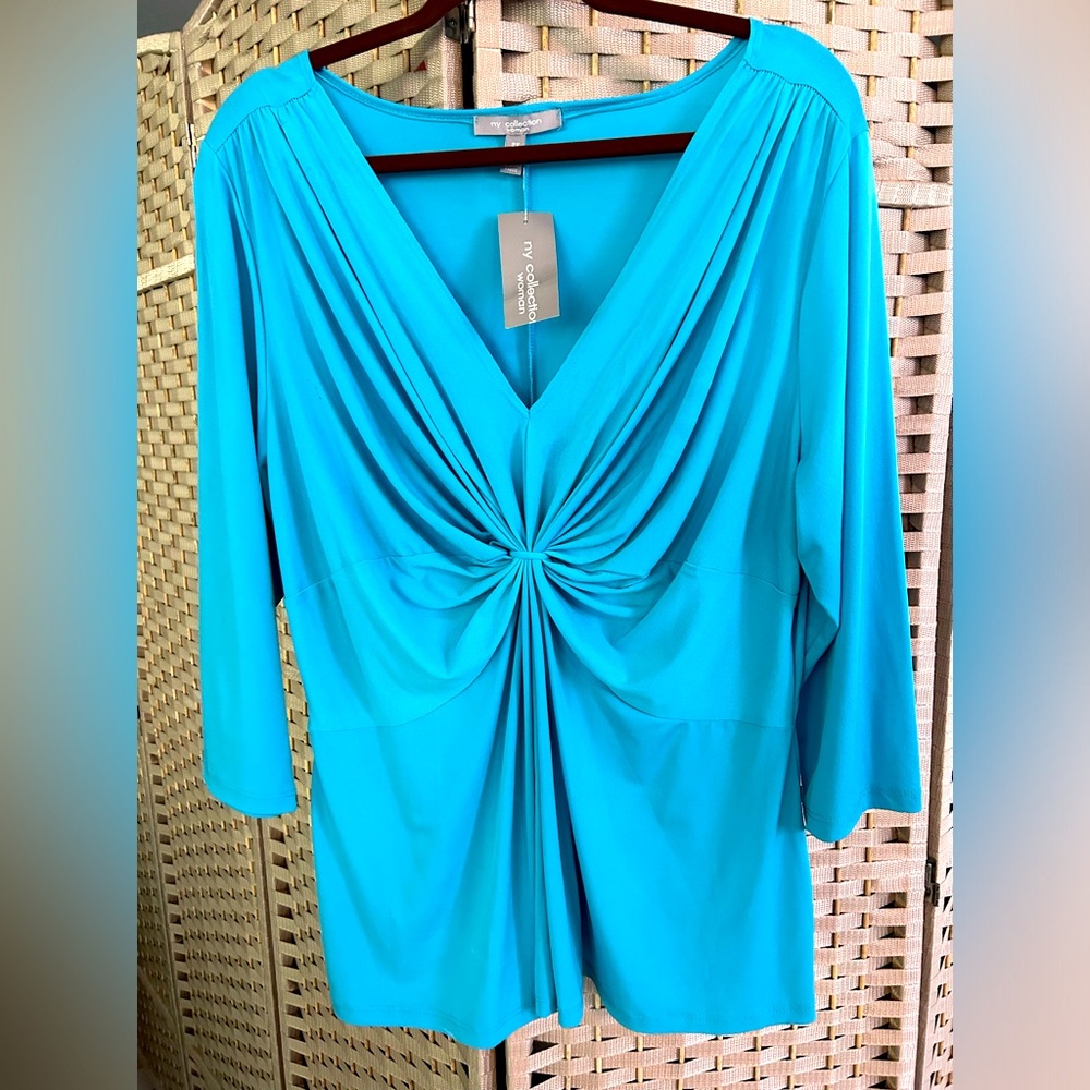 New York Collection - V-Neck Scrunched Blouse